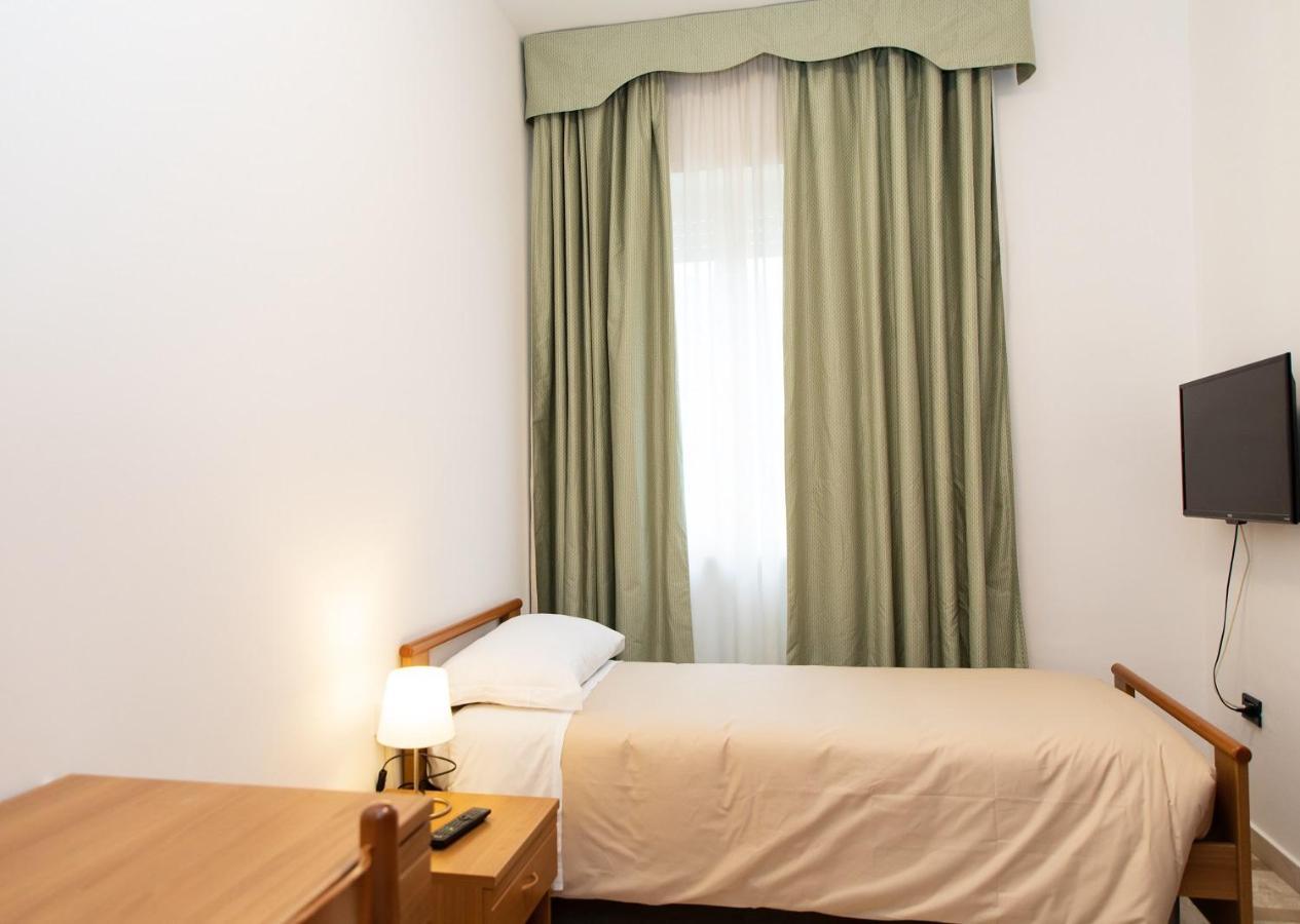 Villa Nazareth Fermo Buitenkant foto